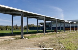 Nouveauté 2024 : un pas de tir extérieur couvert, avec sa ligne de tir à l’intérieur des locaux du club. 